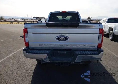 2017 Ford F-250 Xl z USA, uszkodzony, nr VIN 1FT7X2B61HEE15057